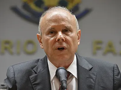 Mantega e Coutinho são absolvidos em processo de empréstimos do BNDES
