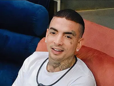 MC Guimê chega à delegacia para depor em caso de importunação sexual