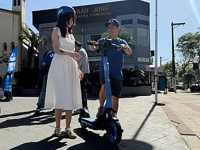 Peruíbe conta com aluguel de 300 patinetes elétricos