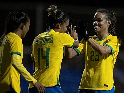 Gabi Nunes marca duas vezes e Brasil vence Hungria por 3 a 1