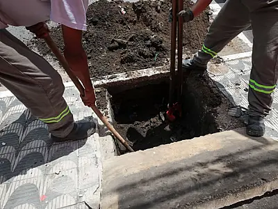 Praia Grande/SP realiza mutirão de limpeza de 22 mil bocas de lobo