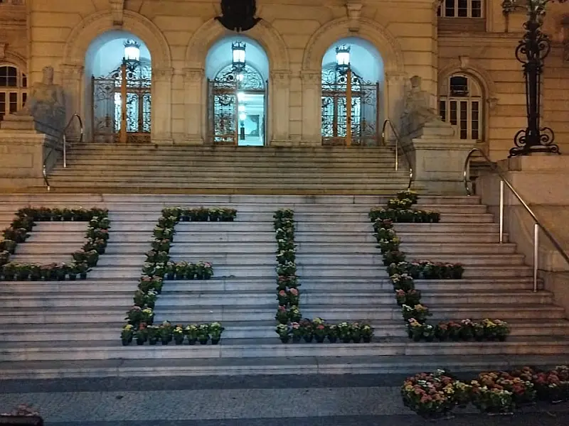 Santos já inicia homenagens póstumas a Pelé e fará show de drones no réveillon