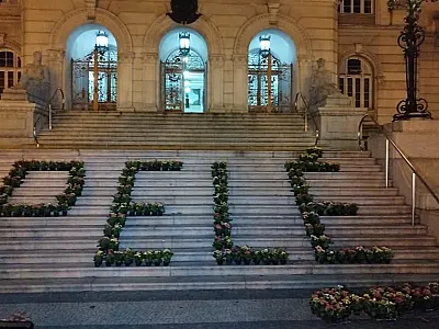 Santos já inicia homenagens póstumas a Pelé e fará show de drones no réveillon