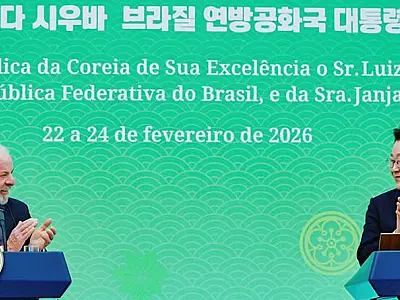 Lula participa de cerimônia de assinatura de atos, conjuntamente com presidente da Coreia do Sul