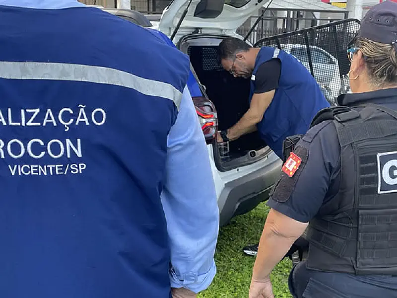 São Vicente apreende mais de 10 litros de bebidas destiladas em fiscalização