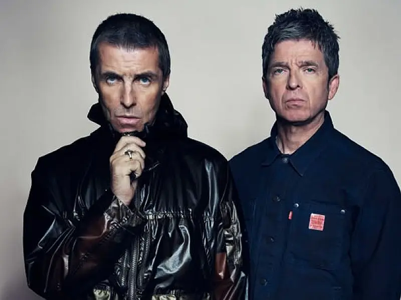 Oasis marca retorno histórico com show de estreia em Cardiff