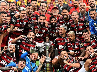Ônibus grátis são disponibilizados para torcida em jogo do Flamengo no Mundial