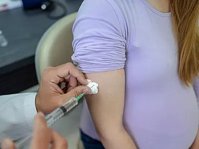 Gestantes e puérperas serão imunizadas com a vacina Bivalente em São Vicente a partir de amanhã