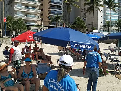 Fiscalização realiza mais de 800 ações nas praias de Guarujá