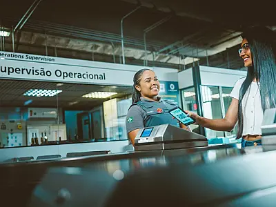 Abre 20 vagas afirmativas para mulheres negras e reforça compromisso em construir trajetórias