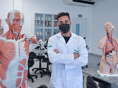 Curso de Medicina abre inscrições para bolsas de estudo na cidade de Guarujá