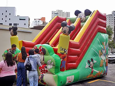 Fundo Social realiza Festa Natal para crianças de Guarujá e Vicente de Carvalho