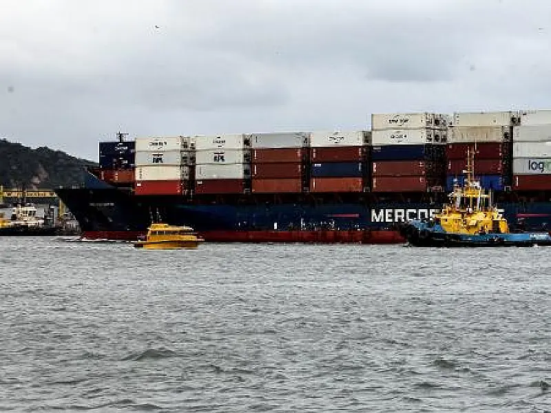 Porto de Santos é fechado devido a fortes rajadas de vento