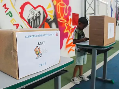 Mais de 600 crianças da escola AMEI Rei Pelé vão às urnas pela primeira vez