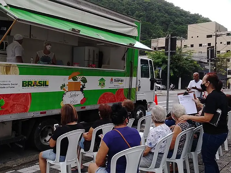 Caminhão Sabor e Renda leva bons hábitos alimentares a mais de 2 mil pessoas