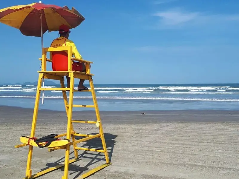 Governo do Estado abre 20 vagas temporárias para guarda-vidas no verão em São Vicente