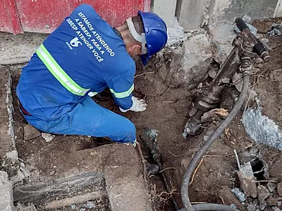 Sabesp flagra em média 6 furtos de água por dia na Baixada Santista