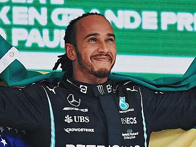 Hamilton vê favoritismo diminuir e volta ao papel de desafiante na F1