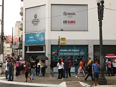 O desafio de conciliar geração de empregos com redução de custos