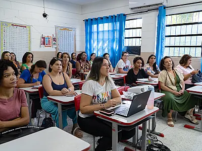 Professores da rede municipal de Bertioga passam por formação para a volta às aulas