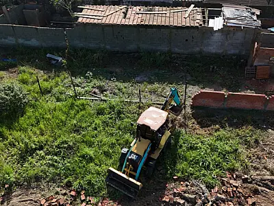 Prefeitura realiza demolições de estruturas e fiscaliza loteamentos irregulares no Jussara