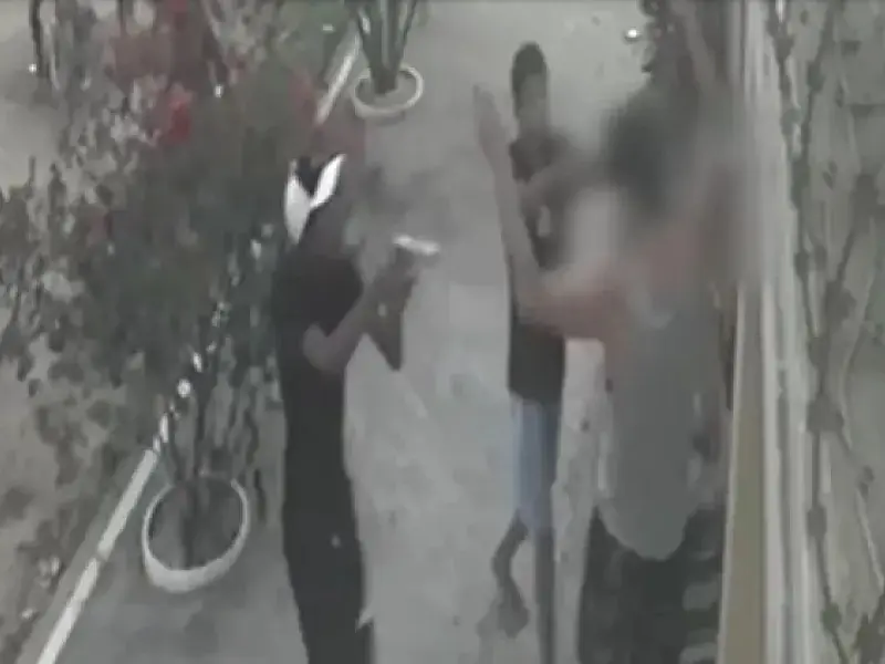 Grupo assalta casal e agride homem com tapas e cotoveladas em Guarujá