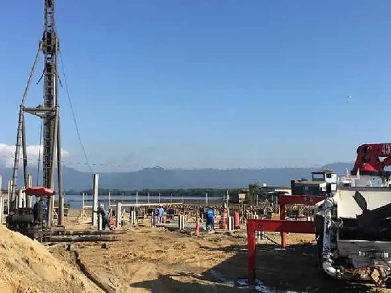 Obras do Parque Palafitas em Santos avançam com encerramento de concretagem de estacas