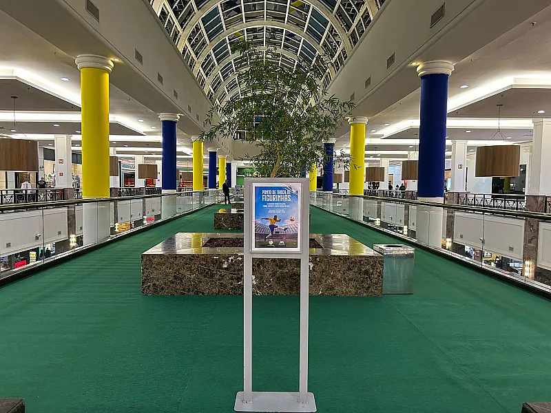 Praiamar Shopping ganha espaço para troca de figurinhas da maior competição de futebol do mundo