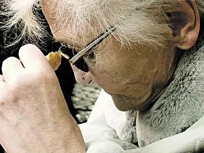 Perda gradual da visão pode ser um sinal precoce de demência, como Alzheimer, aponta estudo