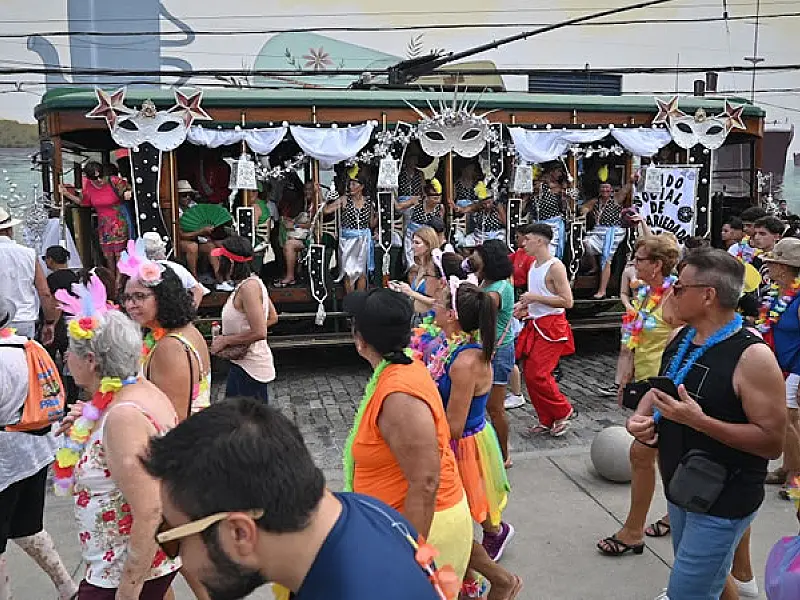 Santos espera mais de 400 mil turistas no feriado de Carnaval