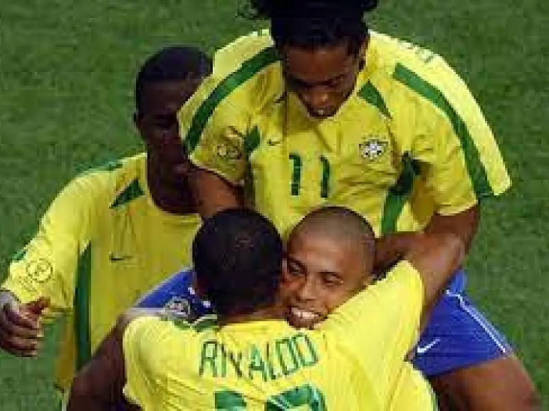 Copa do Mundo de veteranos vai ter Brasil com Ronaldinho e Kaká, diz jornal