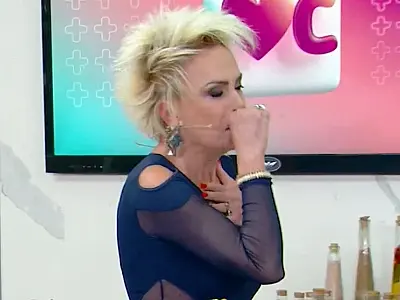 Ana Maria Braga engasga ao vivo e não consegue finalizar Mais Você