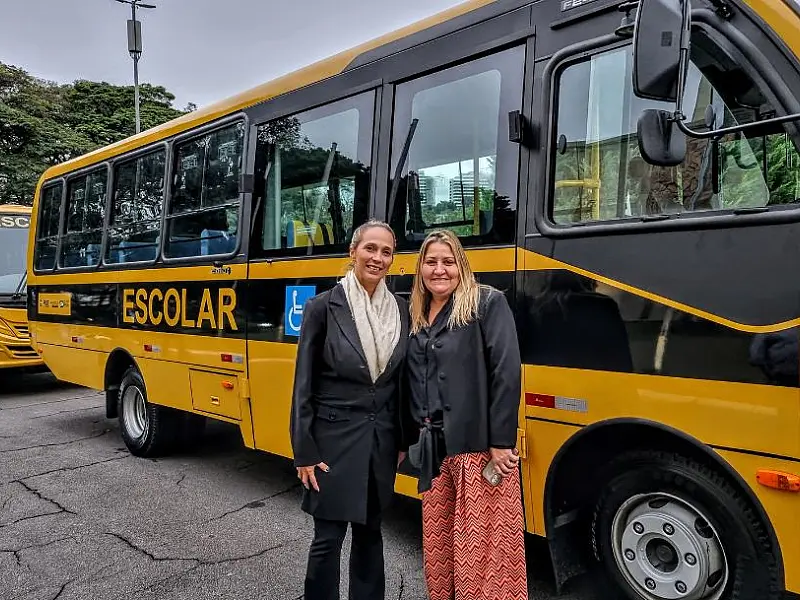 Mobilidade: São Vicente recebe dois novos ônibus escolares com acessibilidade