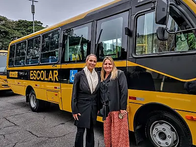 Mobilidade: São Vicente recebe dois novos ônibus escolares com acessibilidade