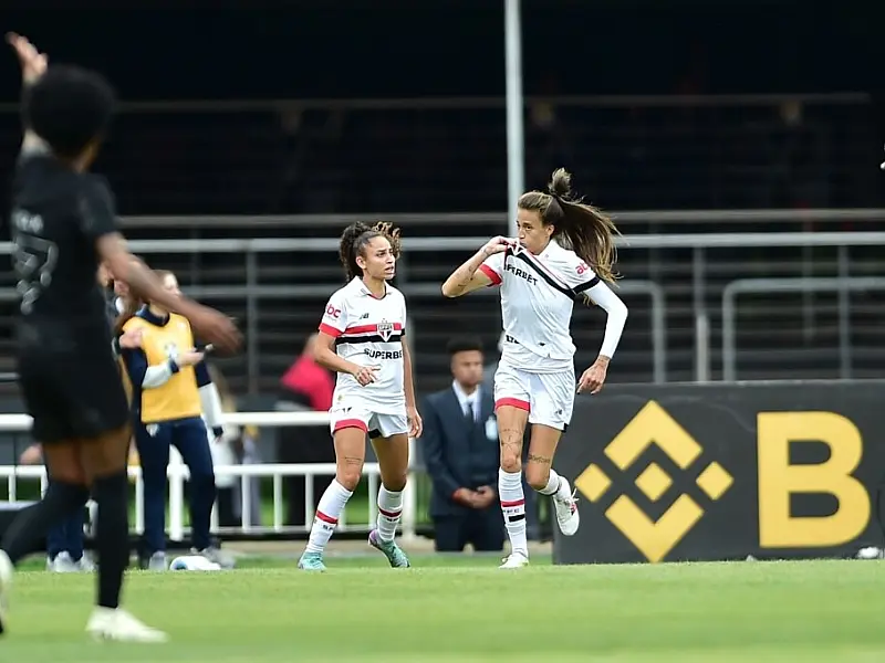 Timão derrota o São Paulo e fica perto do 6º título do Brasileirão A1