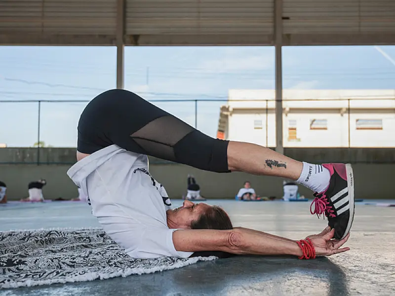 Praia Grande oferece aulas gratuitas de yoga para a população