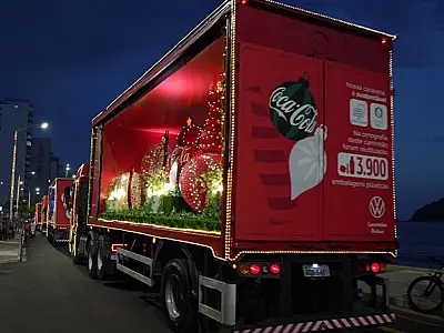 Caravana da Coca leva magia do Natal a São Vicente no dia 6 de dezembro