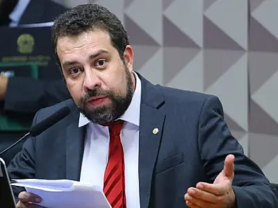 Boulos usa palanque de Lula e dá recados a Tarcísio e a vice de Nunes