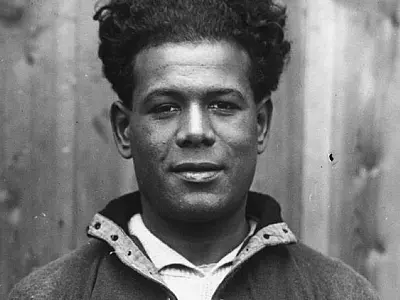 A história do atacante que foi cortado de seleção por ser negro