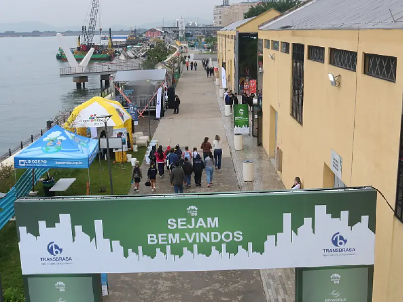 Encontro em Santos une especialistas, gestores e jovens em busca do desenvolvimento sustentável