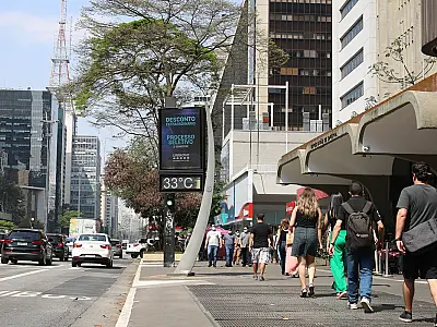 Brasil registra 53 mortes e 22,5 mil casos em 24h