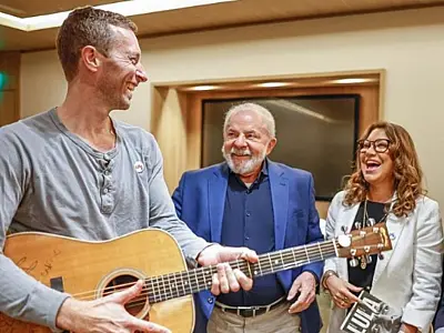 Deputado bolsonarista cobra Lula por violão do Coldplay