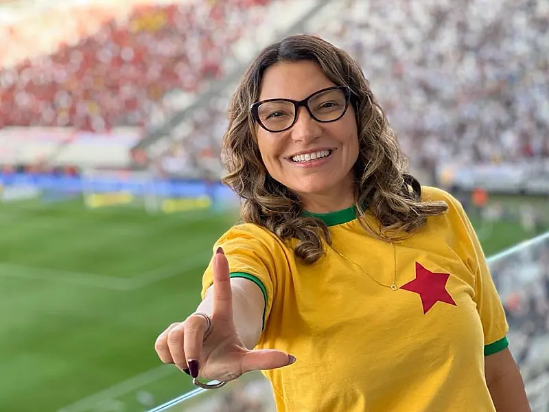 Janja diz que sofre mais ataques nas redes que Lula e que será aliada das mulheres