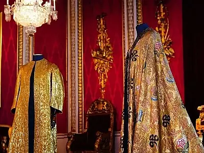 Figurino da coroação do rei Charles tem peça de mais de 200 anos