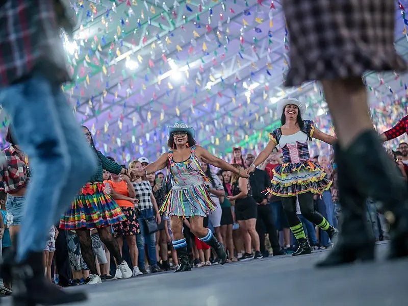 Festas juninas movimentam o turismo e a cultura nas regiões de Santos, Central e Região