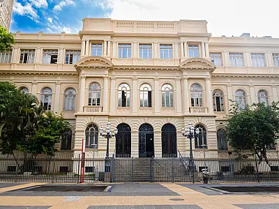 Educação seleciona 10 mil estagiários para a rede estadual