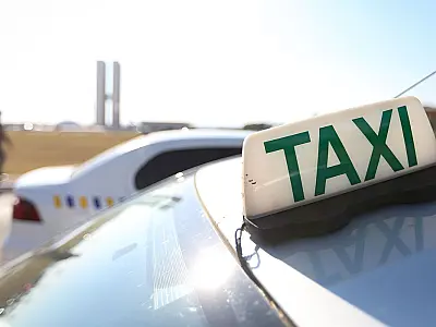 Governo promete benefício extra a taxistas em meio à campanha eleitoral