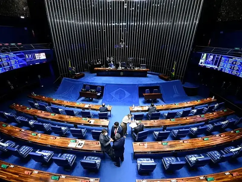 Senado aprova aumento salarial de 9% a servidores federais