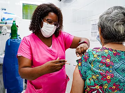 Veja onde se vacinar com a dose de reforço do imunizante bivalente contra Covid-19