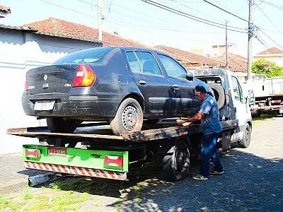 Operação Lata-Velha aumenta remoção de veículos abandonados em 750% em São Vicente